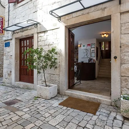 Sv. Petar Trogir
